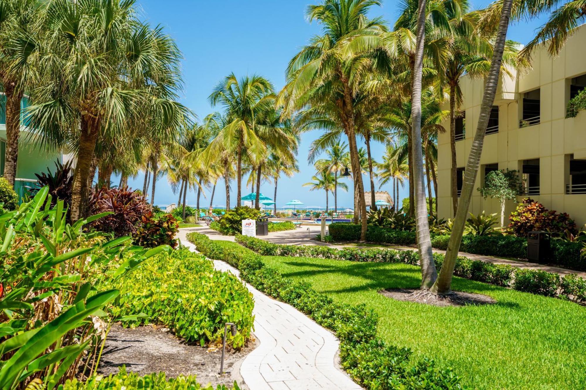 Modern 1 Bdr Oceanview With Direct Beach Access! Hollywood Exteriör bild