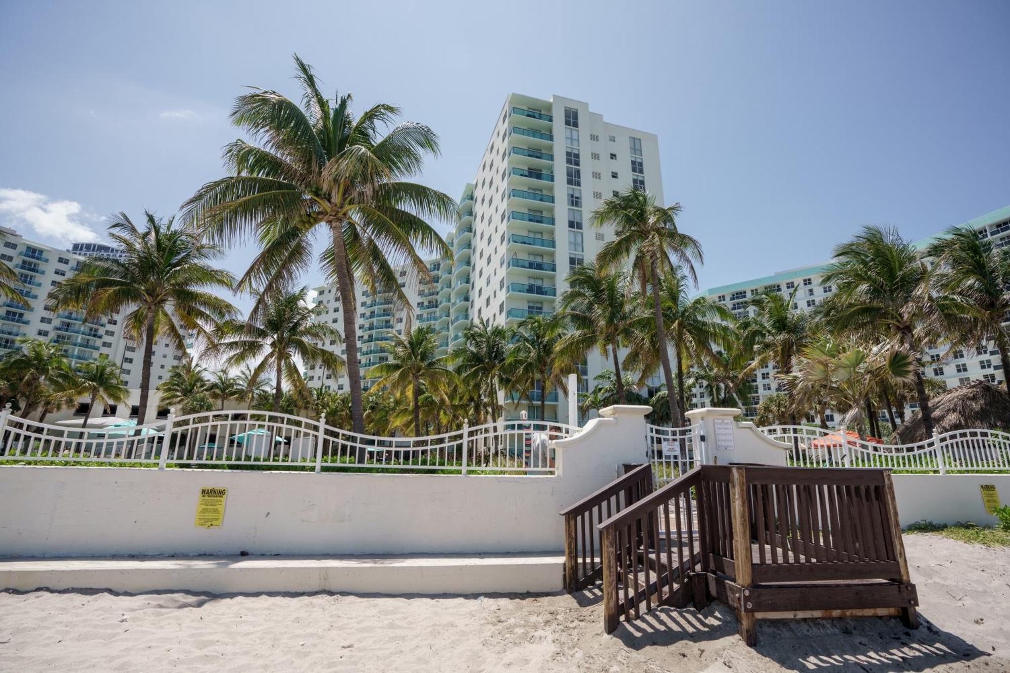 Modern 1 Bdr Oceanview With Direct Beach Access! Hollywood Exteriör bild